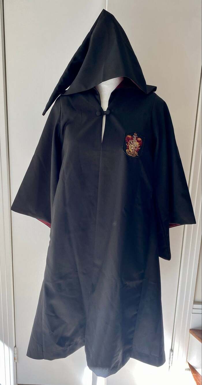 Harry Potter Gryffindor Black/Maroon Cloak XXXS Cosplay Halloween